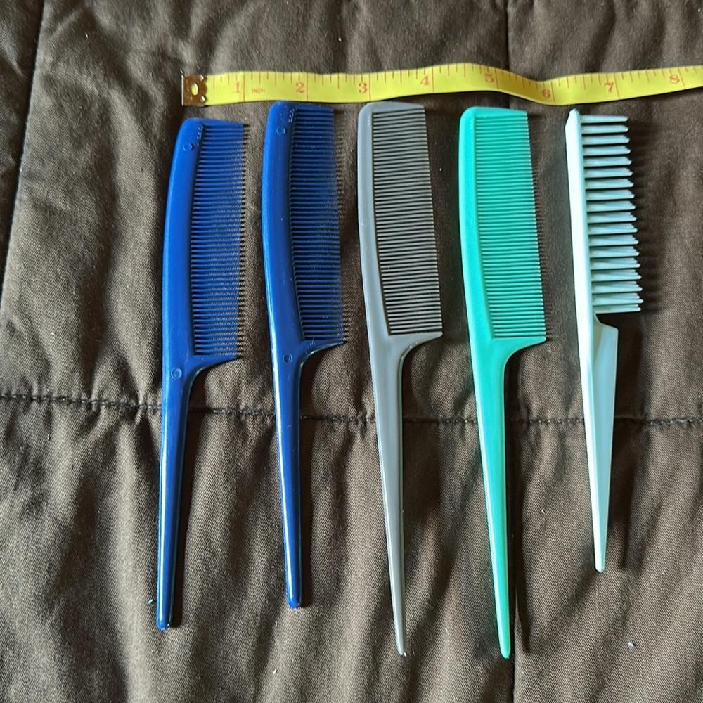 Assorted Plastic Rattail Combs - Picture 10 of 12
